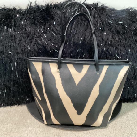 Coach coated canvas tote bag in tan and black zebra print - Picture 2 of 10